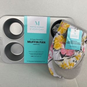 Martha Stewart Muffin Pan and Potholders